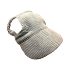 Casquette en velours côtelé beige vue de trois quarts