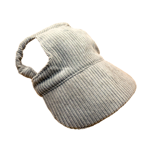 Casquette en velours côtelé beige vue de trois quarts
