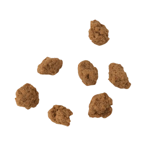 Petites bouchées de poulet émiettées, éparpillées