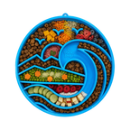 Plateau bleu garni de légumes, croquettes et fruits