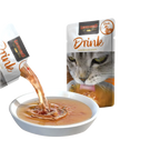 Bouillon versé depuis le sachet orange dans une coupelle