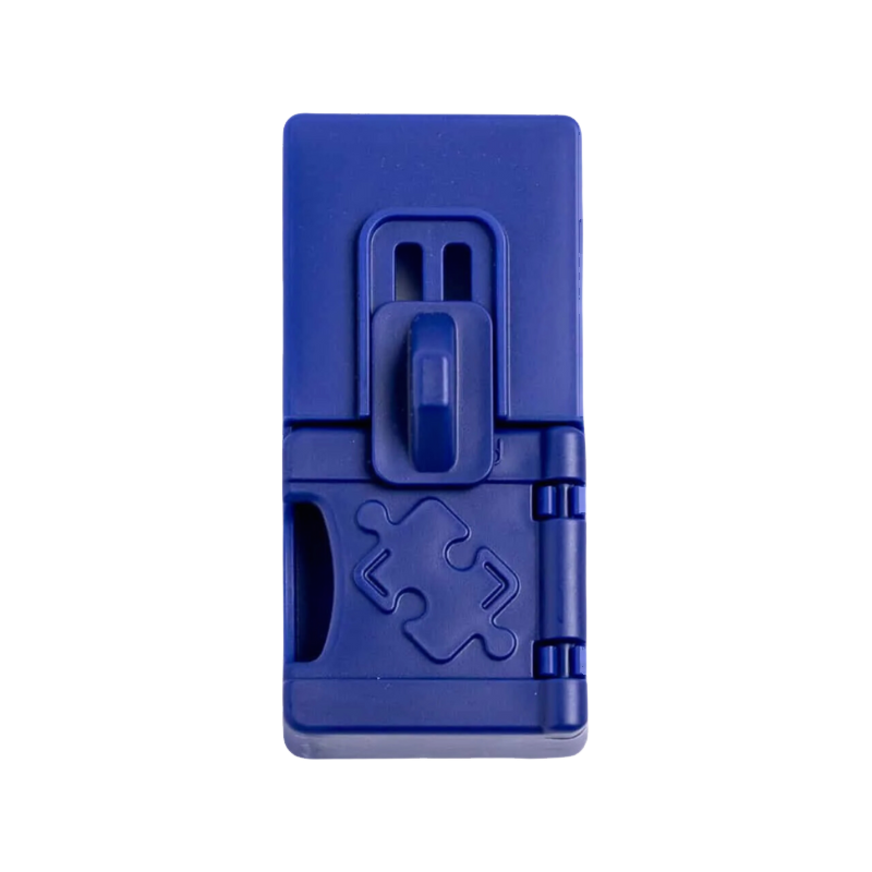 Pièce bleu marine vue de dessus, volet fermé