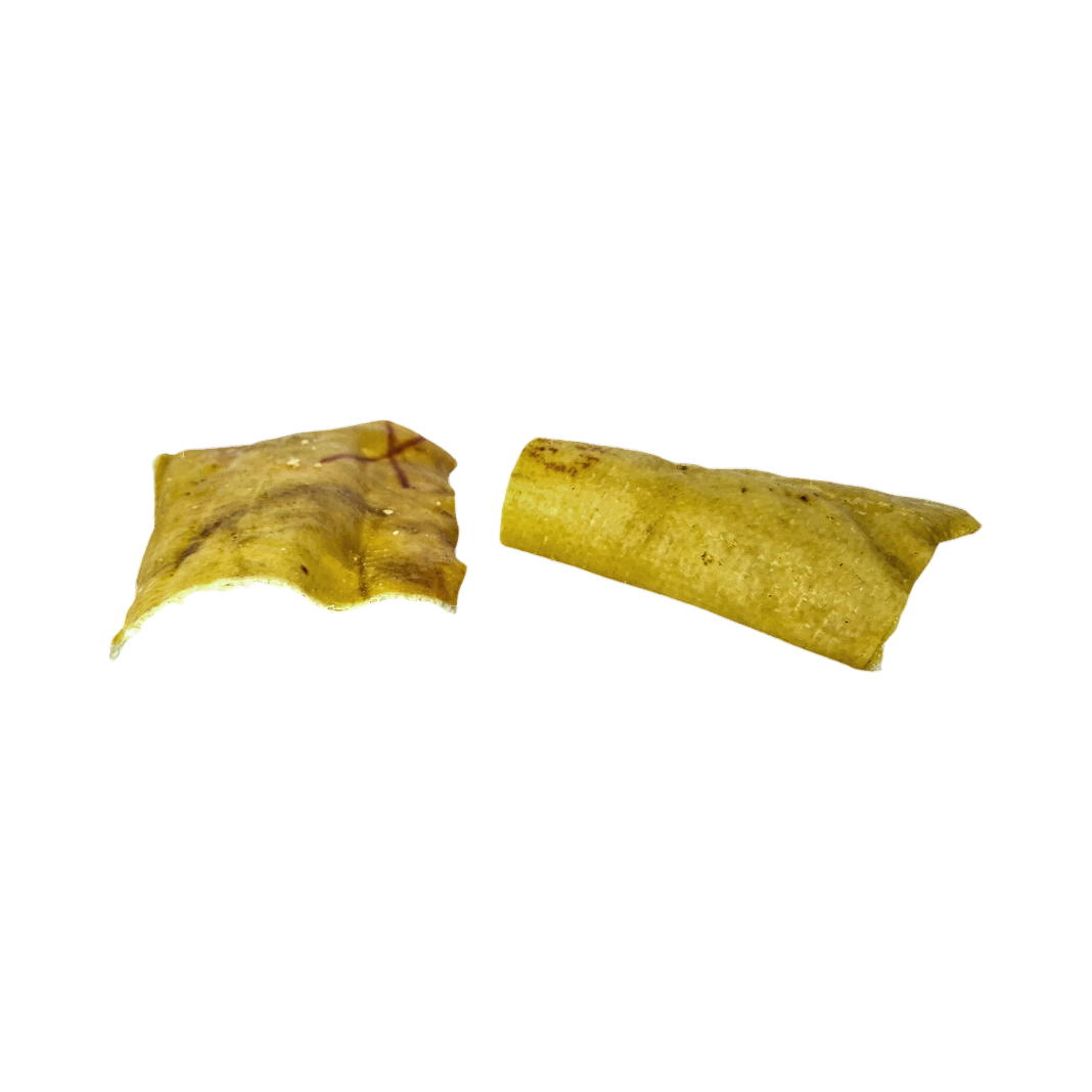 Deux morceaux de peau de porc séchée dorée
