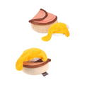 Deux œufs Bénédicte en tissu, jambon rose et sauce jaune
