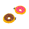 Deux beignets en peluche, glaçage rose et chocolat à vermicelles