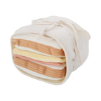 Sandwich crème en tissu avec tranches de jambon et fromage