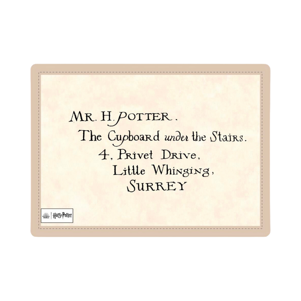 Enveloppe adressée à Mr H. Potter, placard sous l'escalier