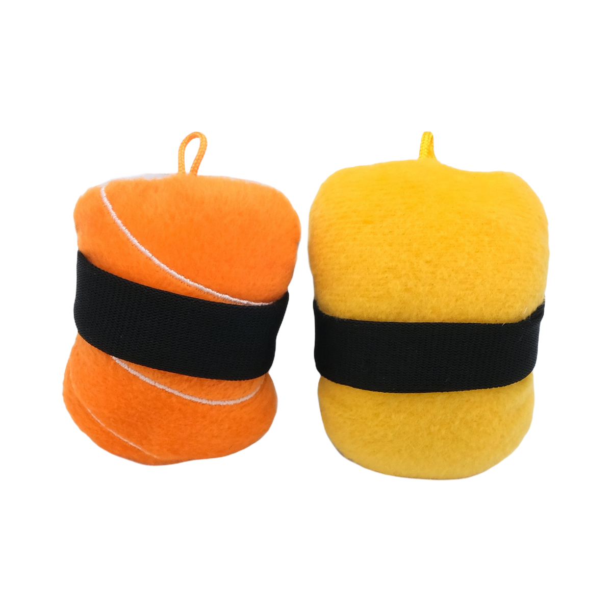 Deux sushis orange et jaune dressés, vus de dos