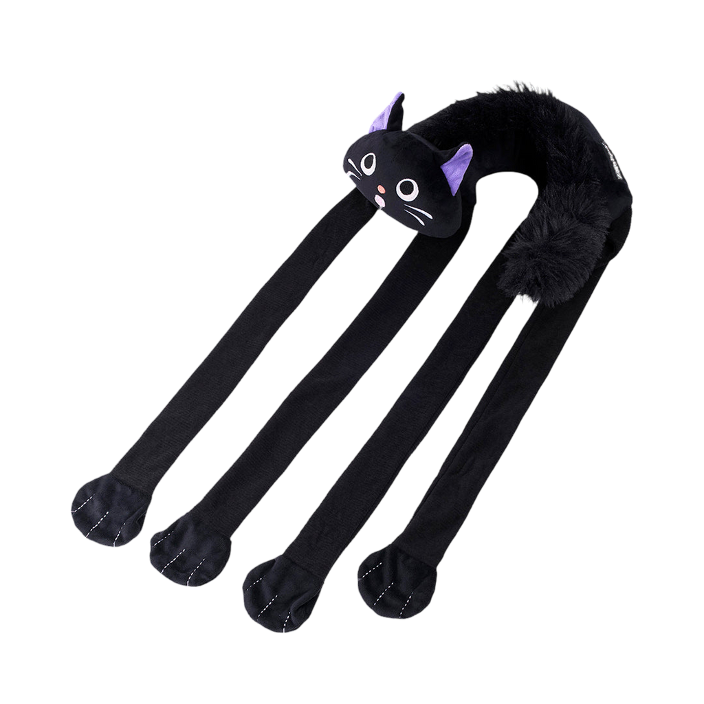 Chat noir allongé en diagonale, pattes étirées