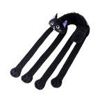 Chat noir allongé en diagonale, pattes étirées