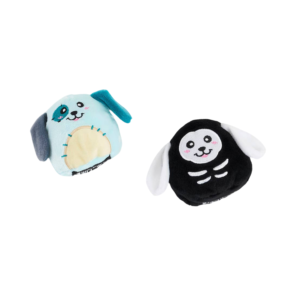 Chiot bleu ciel et chiot squelette noir de trois quarts