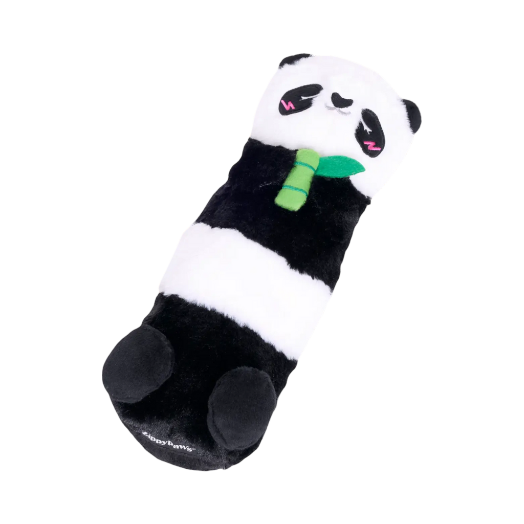 Panda assoupi aux joues roses, vu de trois quarts