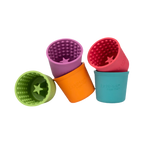 Cinq gobelets vert, orange, violet, rouge, turquoise