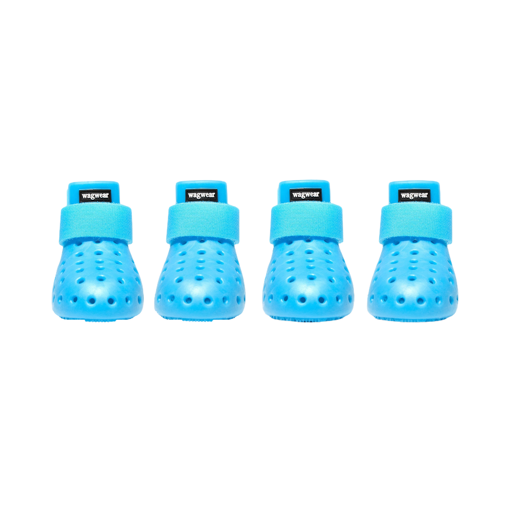 Quatre bottines coloris bleu ciel
