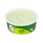 Pot ouvert de glace au yaourt Green Ice pomme, poire et kiwi Yogupet, crème glacée vert pâle