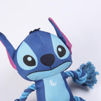 Gros plan sur le visage de Stitch et sa corde